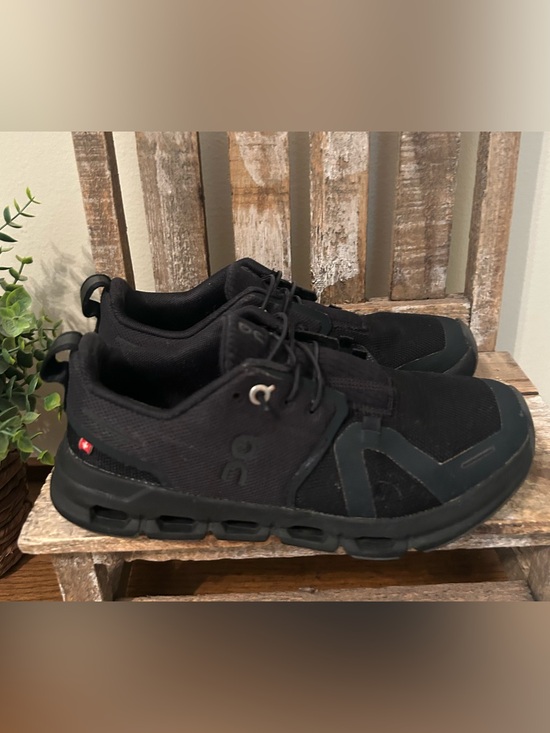 On Running Other - On Cloud Sky Youth Jet/All Black Sneakers Shoes 3YD11440485 – Size 3.5Y